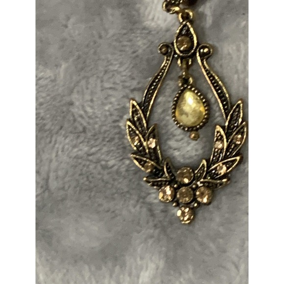 Vintage Style Laurel Wreath Dangle Teardrop Earrings Gold Tone Green Rhinestones - Picture 4 of 15